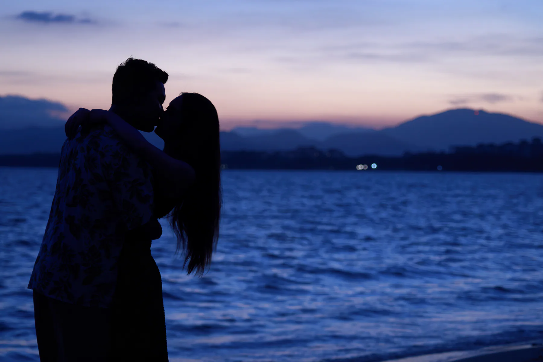 新人横向婚纱照